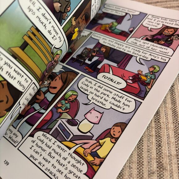 Graphix Presents R.L. STINE GOOSEBUMPS Slappy's Tales Of Horror 4 Story Book - Picture 4 of 4